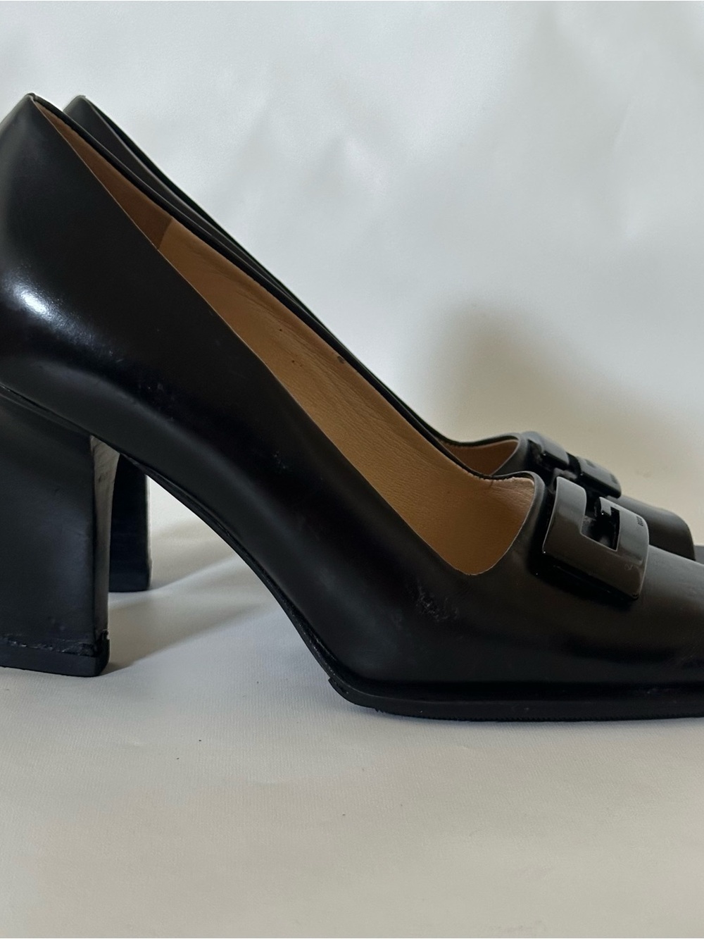 Gucci G Logo Black Patent Leather Open-Toe Pumps - Picture 4 of 10